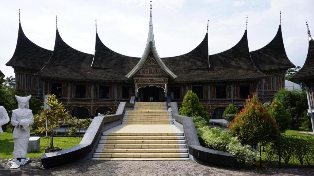 Oyo 433 Nelvi Guest House Syariah Padang  Exterior foto