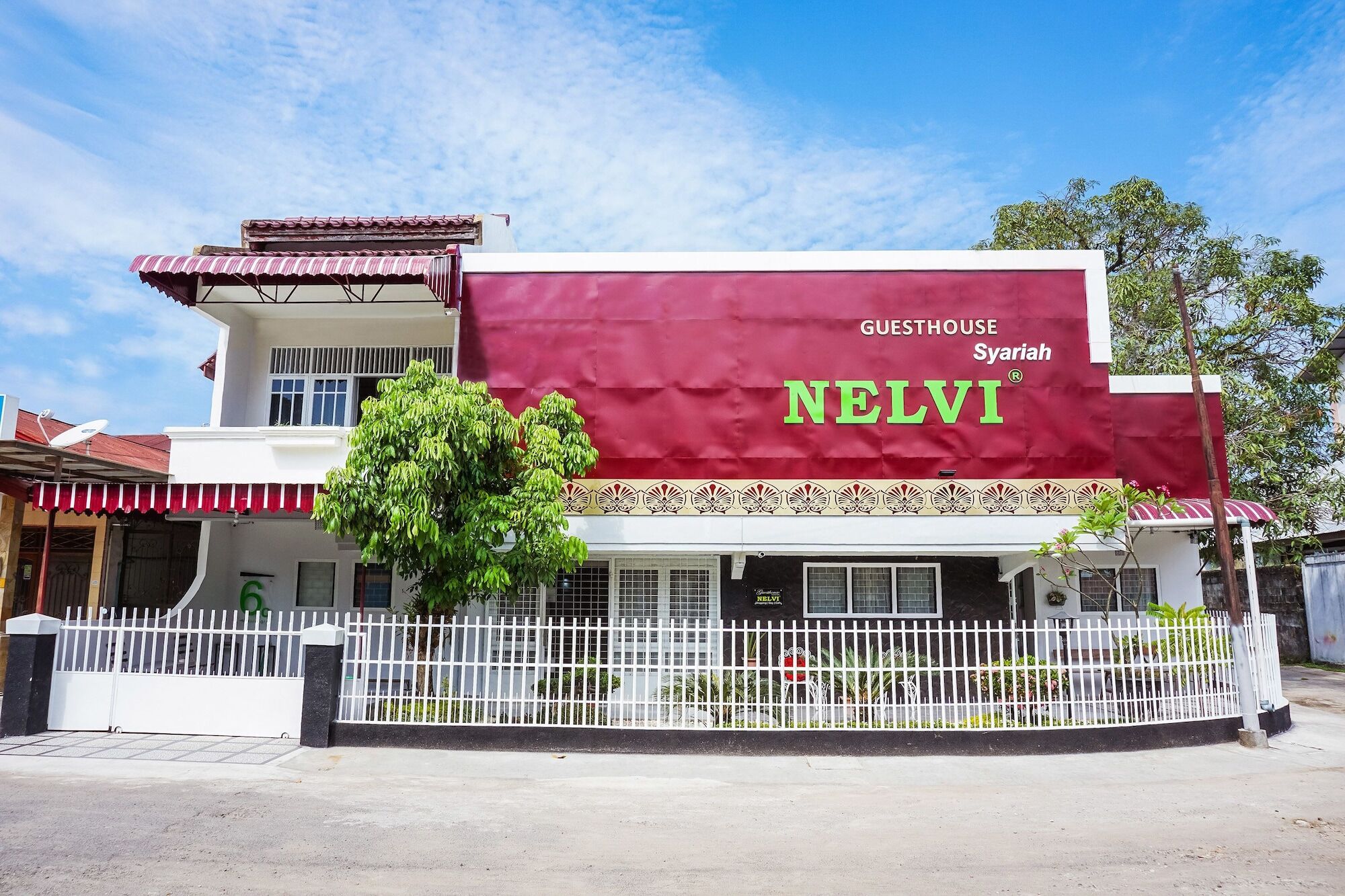 Oyo 433 Nelvi Guest House Syariah Padang  Exterior foto